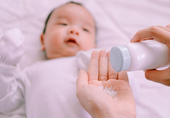 Parent’s Guide to Choosing the Right Body Powder for Kids